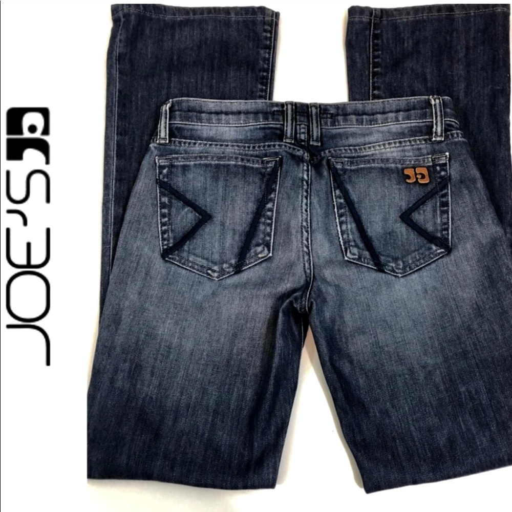 Joe’s Jeans in excellent condition!!  Medium wash